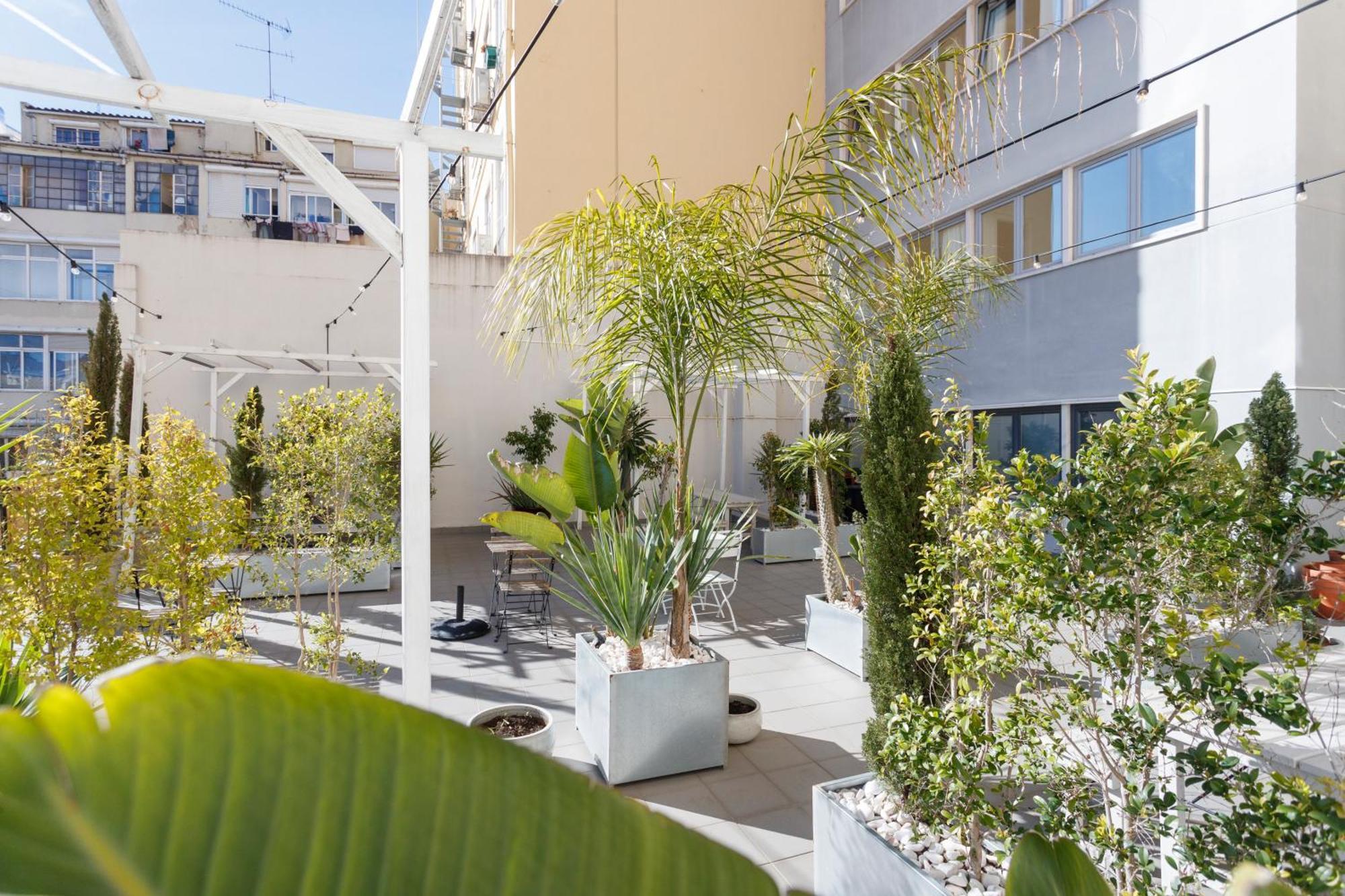 Neegroni Balcony In - By Misha's Place 1a * Lisboa
